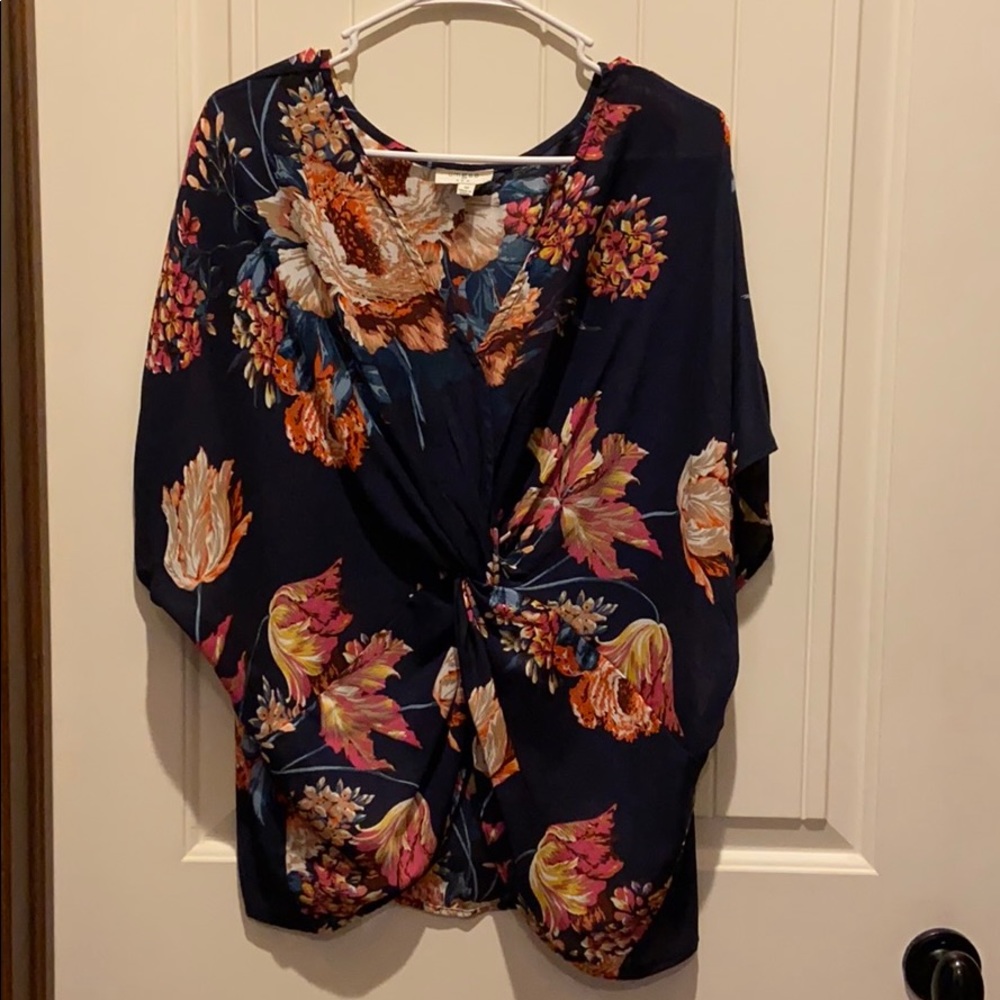 Umgee knot front top